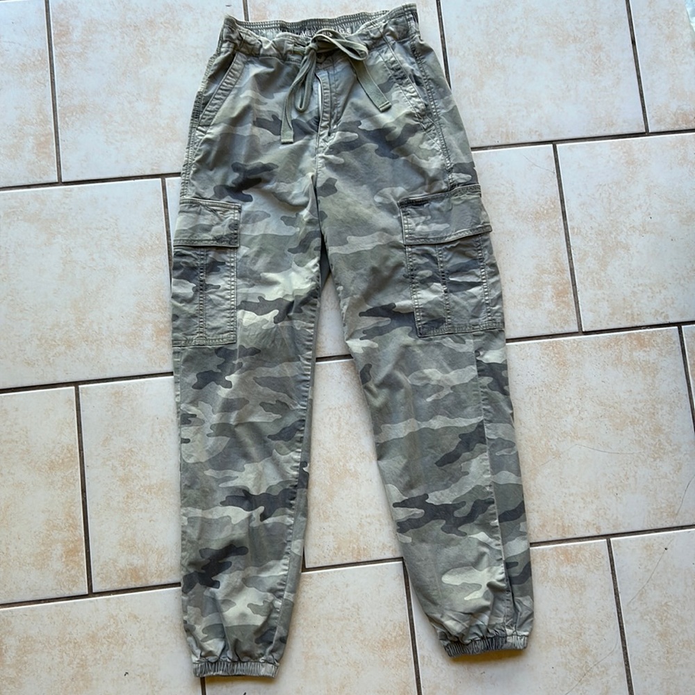 American eagle Army fatigue cargo pants